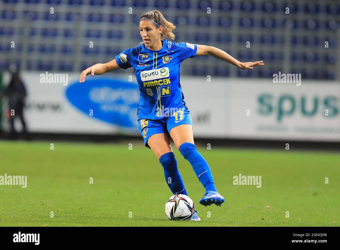 Lisa-Marie Makas im Einsatz während des Planet Pure Frauen Bundesliga-Spiels SKN St. Polen Frauen gegen Austria Wien in St. Polten Österreich Stockfoto