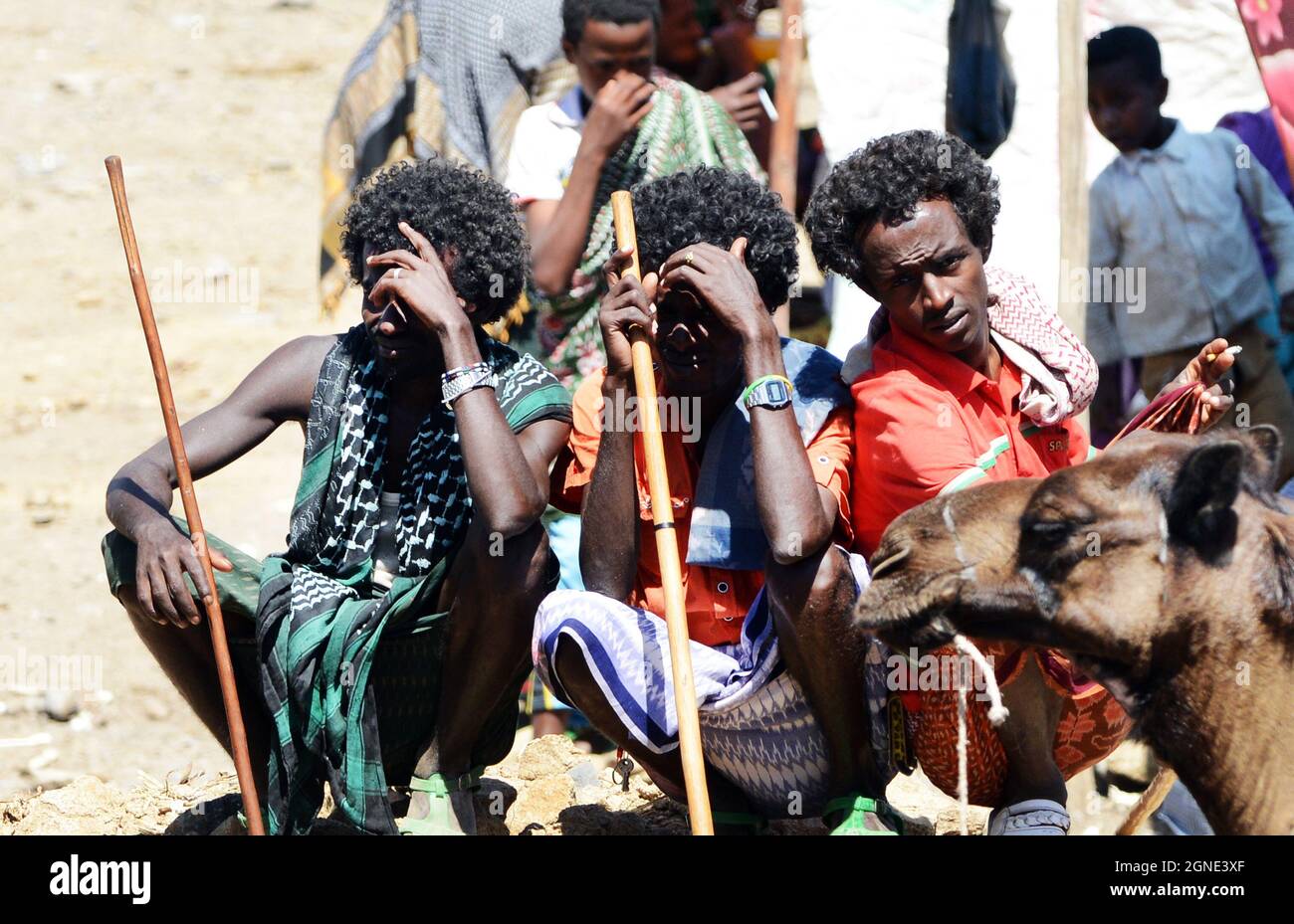 Afar-Männer auf dem Wochenmarkt in Bati, Äthiopien. Stockfoto