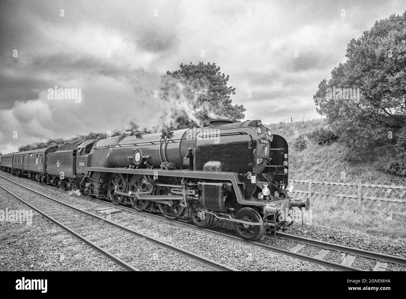 Britsh India Line auf der Settle Carlisle-Bahn in Long Preston, unterstützt von einem Dieselzug am Heck ...... September 2021 Stockfoto