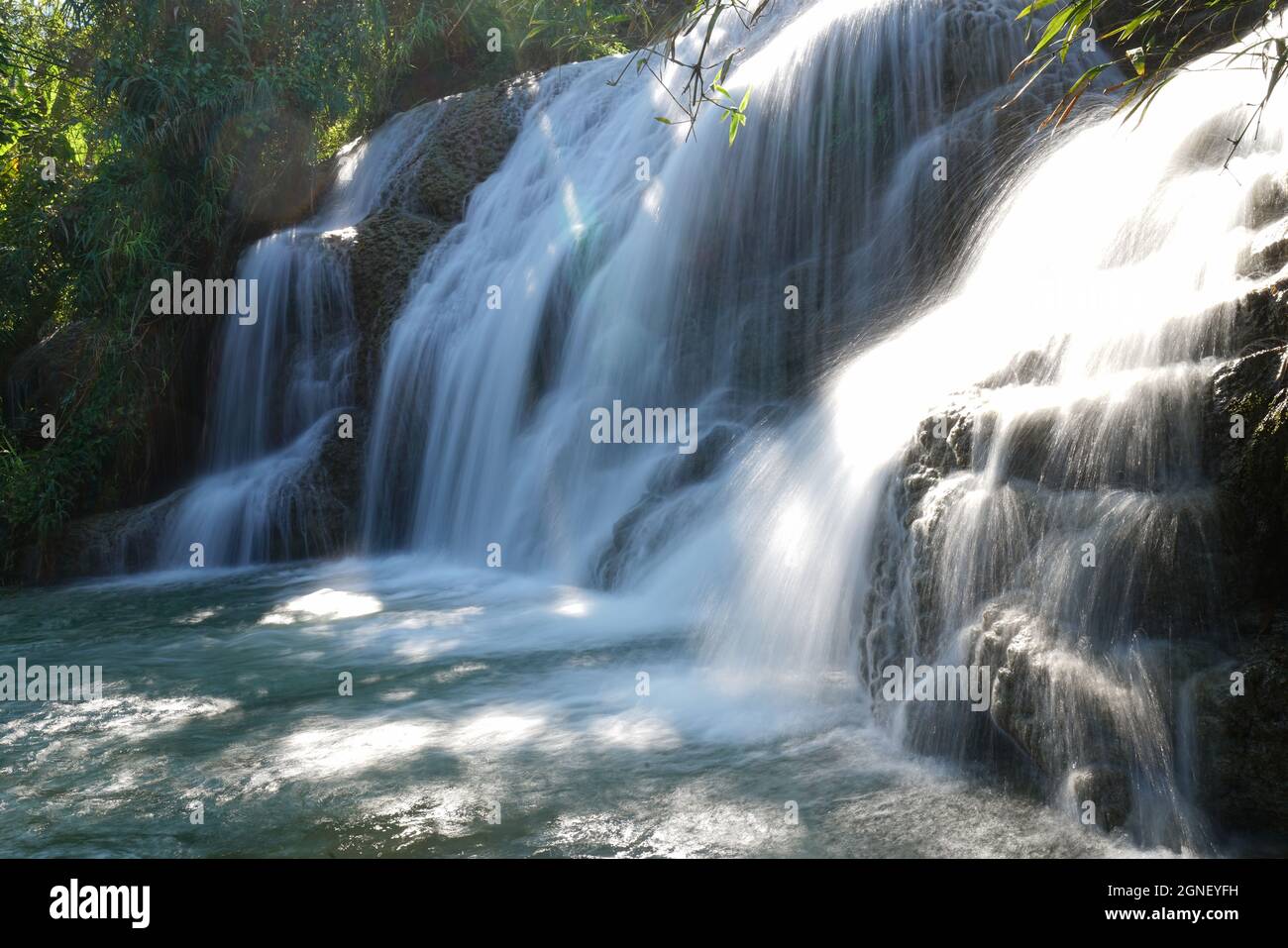 Trang Wasserfall in Hoa Binh Provinz Nordvietnam Stockfoto