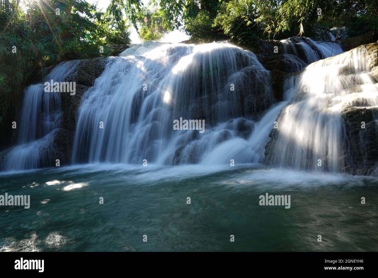 Trang Wasserfall in Hoa Binh Provinz Nordvietnam Stockfoto