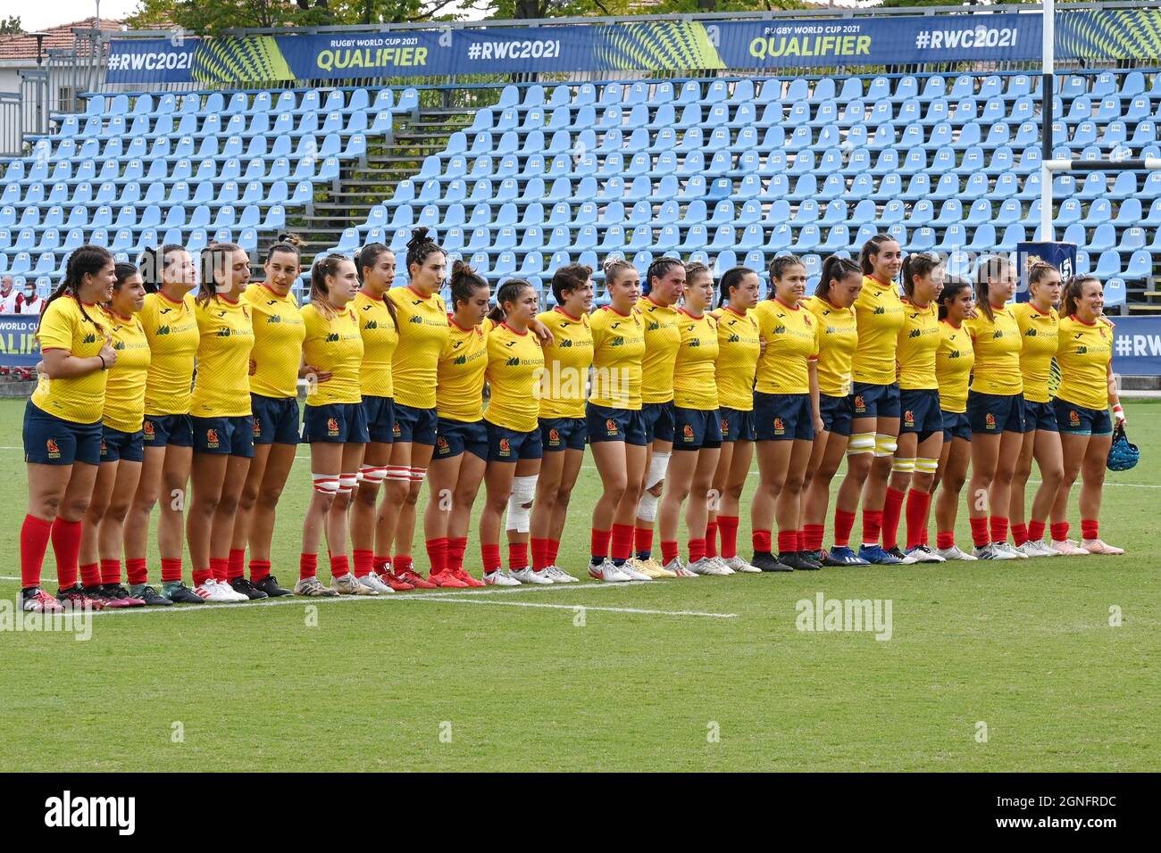 Parma, Italien. September 2021. SPANIEN STELLT SICH während der Rugby-Frauen-WM 2022 Qualifikationsspositionen auf - Italien gegen Spanien, Weltmeisterschaft in Parma, Italien, September 25 2021 Quelle: Independent Photo Agency/Alamy Live News Stockfoto