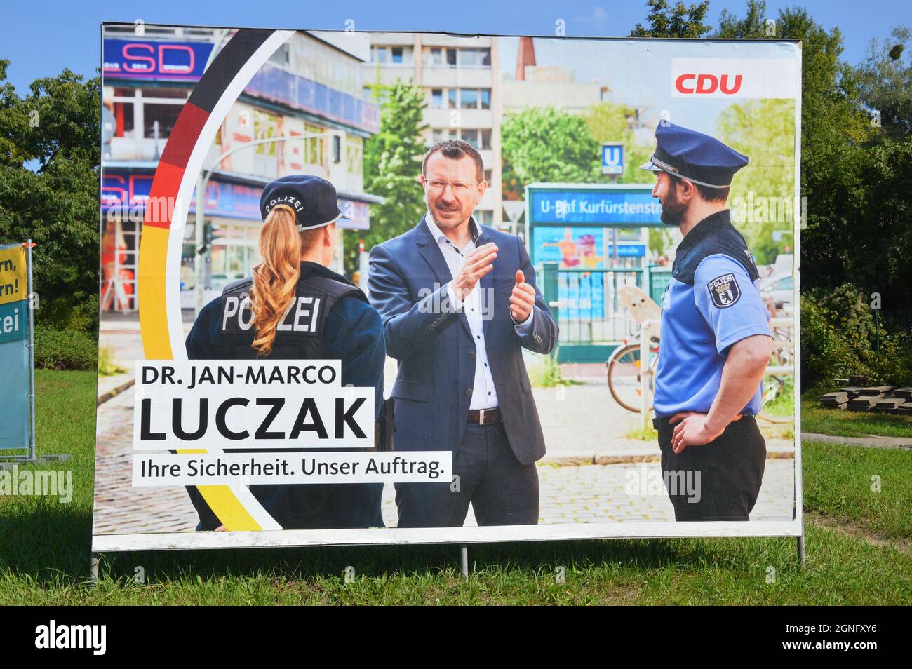 Kampagnenbanner von Jan-Marco Luczak (CDU) am Prellerweg in Schöneberg, Berlin, Deutschland - 8. September 2021. Stockfoto