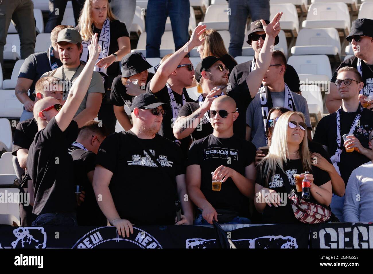 ANTWERPEN, BELGIEN - 25. SEPTEMBER: Fans während des Jupiler Pro League-Spiels zwischen Beerkot v.a. und KAS Eupen am 25. September 2021 im Olympischen Stadion in Antwerpen, Belgien (Foto: Perry van de Leuvert/Orange Picts) Stockfoto