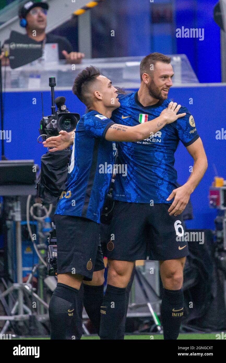 Mailand, Italien - september 25 2021 - Serie A Spiel F.C. Internazionale - Atalanta BC San Siro Stadion - lautaro martinez feiert Tor 1-0 Stockfoto