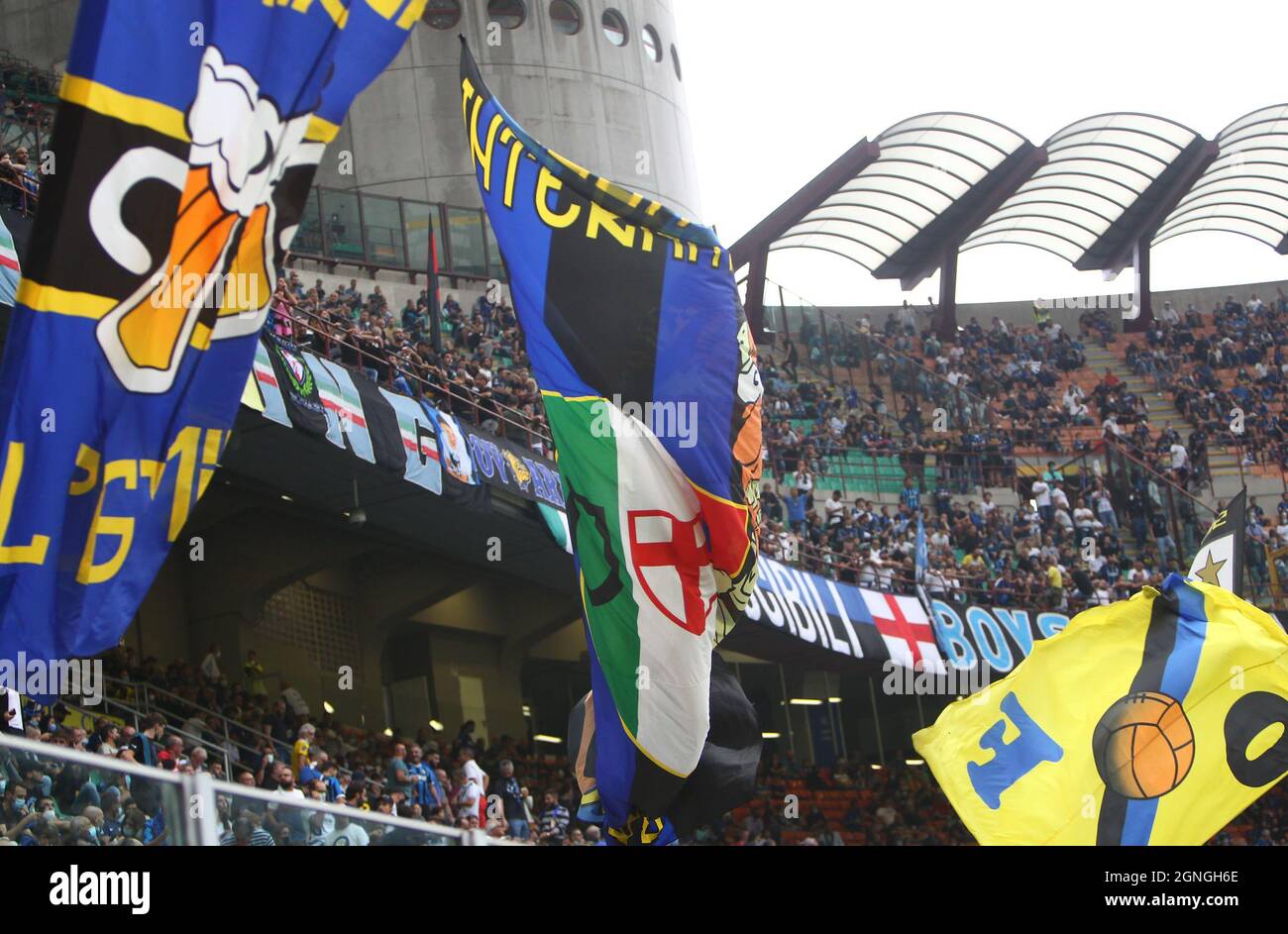 MAILAND ITALIEN- September 26 Giuseppe Meazza die Fans von Inter vor der Serie Ein Spiel zwischen FC Inter und Atalanta BC im Stadio Giuseppe Meazza am 26. September 2021 in Mailand, Italien. Stockfoto