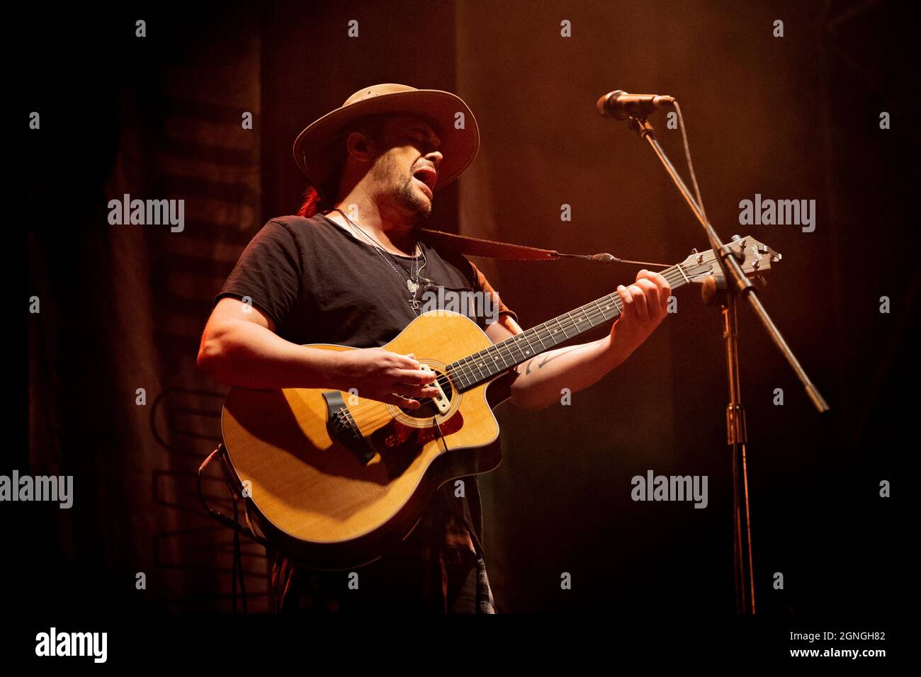 Piazzale degli Alpini Bergamo 25. September 2021 Gianluca Grignani - Akustik - live im Bergamo1000 © Andrea Ripamonti / Alamy Stockfoto