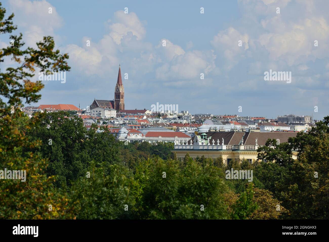 Wien, Österreich. Tiergarten Schönbrunn in Wien. Blick auf Wien vom Tiergarten Schönbrunn Stockfoto