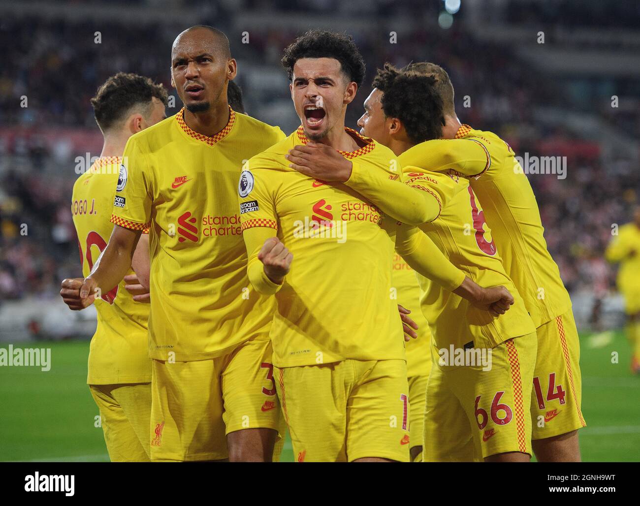 London, Großbritannien. September 2021. 25. September 2021 - Brentford gegen Liverpool - die Premier League der Liverpooler Curtis Jones feiert in der zweiten Halbzeit einen Torreigen. Bildnachweis: Kredit: Mark Pain/Alamy Live Nachrichten Stockfoto