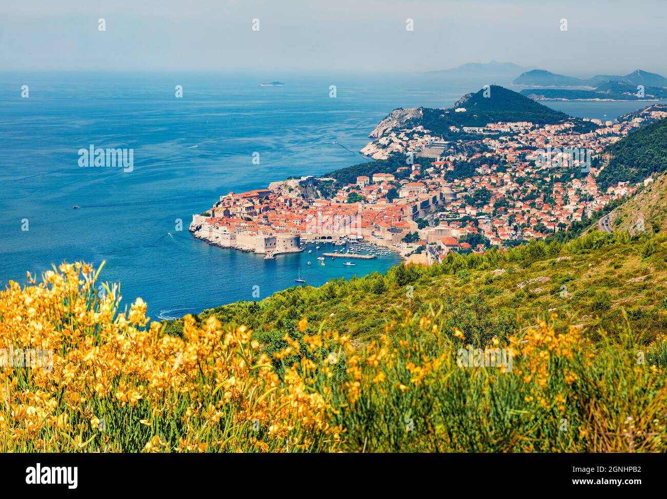 Attraktive Morgenansicht der Stadt Dubrovnik. Wunderschöne Sommerszene von Kroatien, Europa. Schöne Welt der Mittelmeerländer. Reisekonzept BA Stockfoto