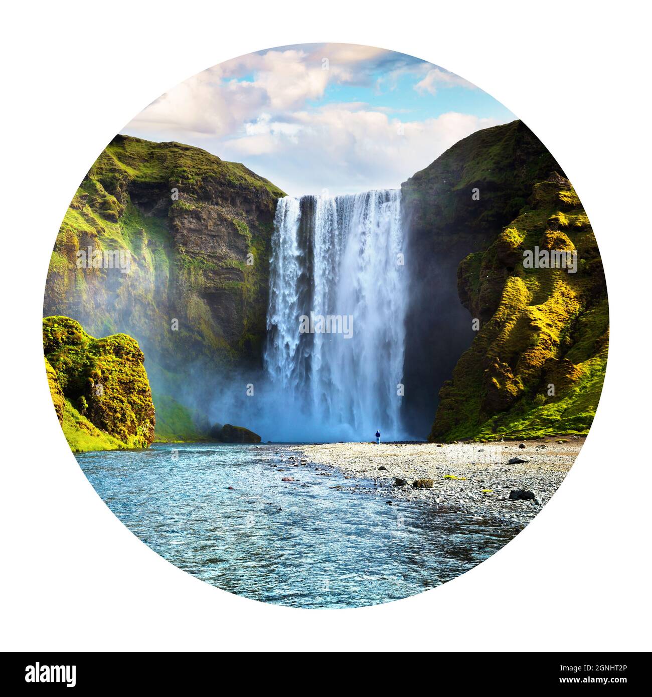 Runde Ikone der Natur mit Landschaft. Tolle Sommerszene mit Skogafoss Wasserfall. Sonniger Morgen auf dem Skoga Fluss, südlich von Island, Europa. Foto Stockfoto