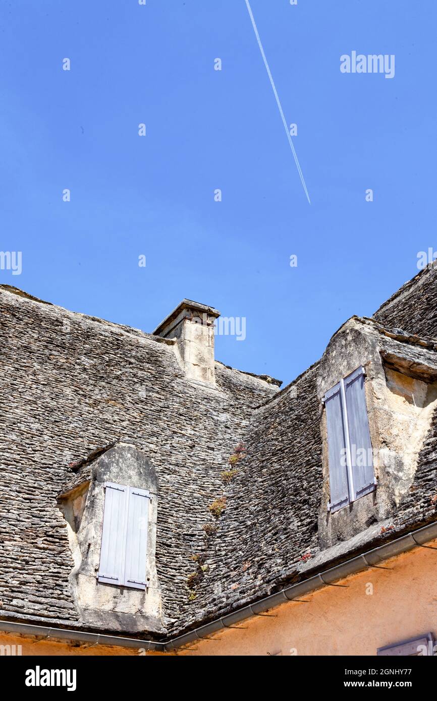 Unsual Steindach mit großer Einfachheit gebaut, zeigt Marqueyssac ein bemerkenswertes Dach aus Material typisch für die Region gemacht : Kalksteinplatten Stockfoto