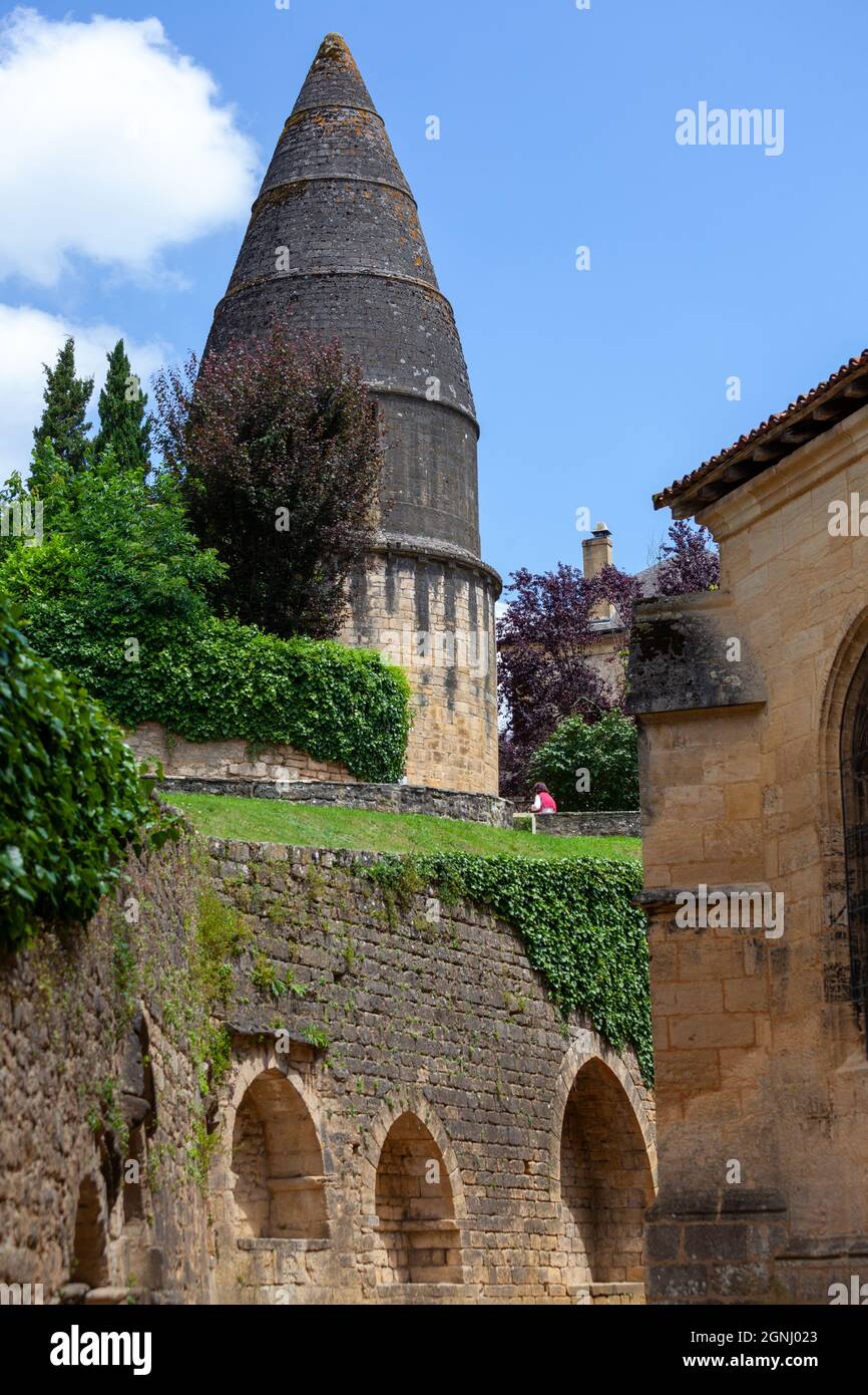 Im Osten des Departements zwischen Dordogne und Vézère gelegen, ist Sarlat heute eines der schönsten mittelalterlichen Ensembles Europas. Geschützt vor Stockfoto