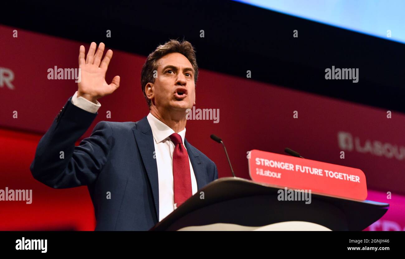 Brighton UK 26. September 2021 - Ed Miliband, der Schattenminister für Wirtschaft, Energie und Industriestrategie, spricht auf der Labour Party Conference im Brighton Center : Credit Simon Dack / Alamy Live News Stockfoto