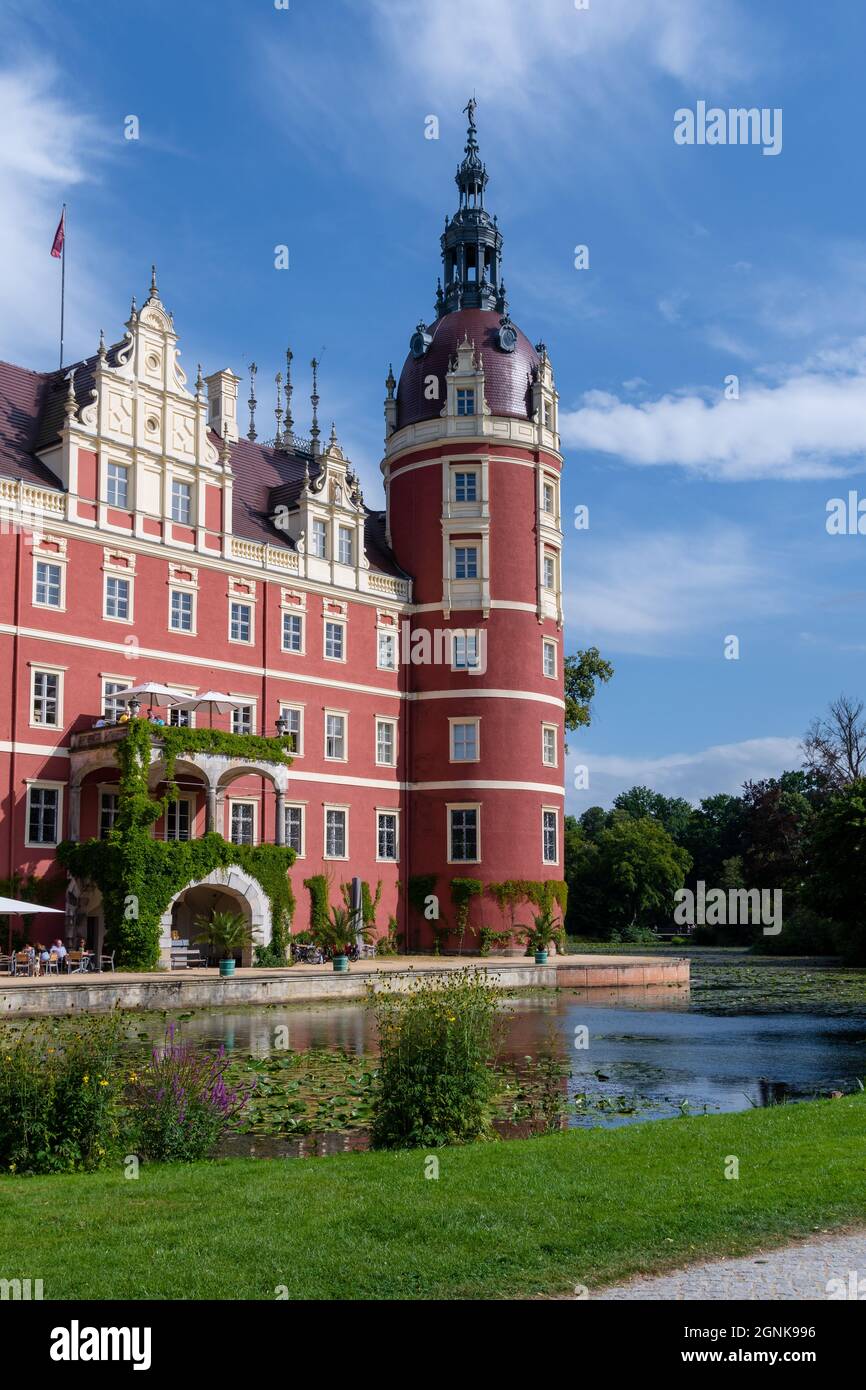 Bad Muskau an der polnischen Grenze, mit einem herrlichen Park und Schluss vom Fürst Pückler / Grenze zu Polen, Fürst Pückler Park mit Schloss Stockfoto