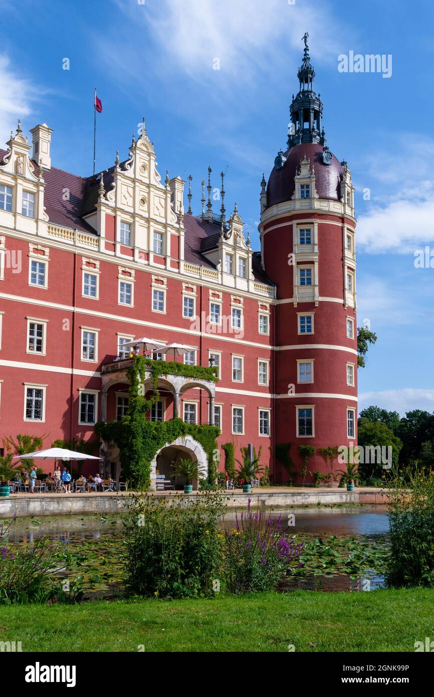 Bad Muskau an der polnischen Grenze, mit einem herrlichen Park und Schluss vom Fürst Pückler / Grenze zu Polen, Fürst Pückler Park mit Schloss Stockfoto