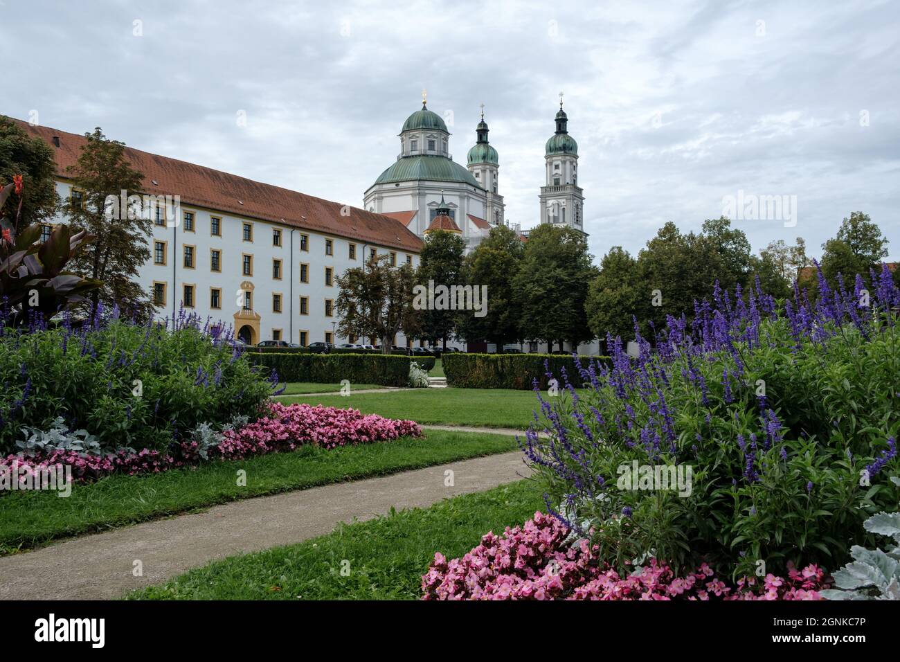 Die katholische Pfarrkirche und Basilika St. Lorenz in der bayerischen Stadt Kempten. Stockfoto