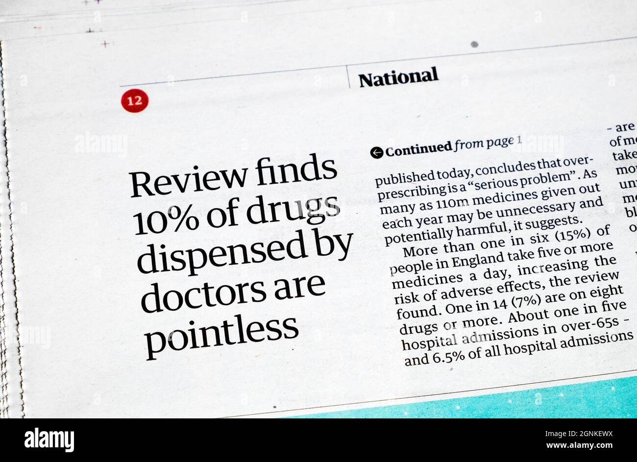 „die Überprüfung zeigt, dass 10 % der von Ärzten verabredeten Medikamente sinnlos sind“, titelt der Artikel der Guardian Medicine Zeitung am 22. September 2021 London England Großbritannien Stockfoto