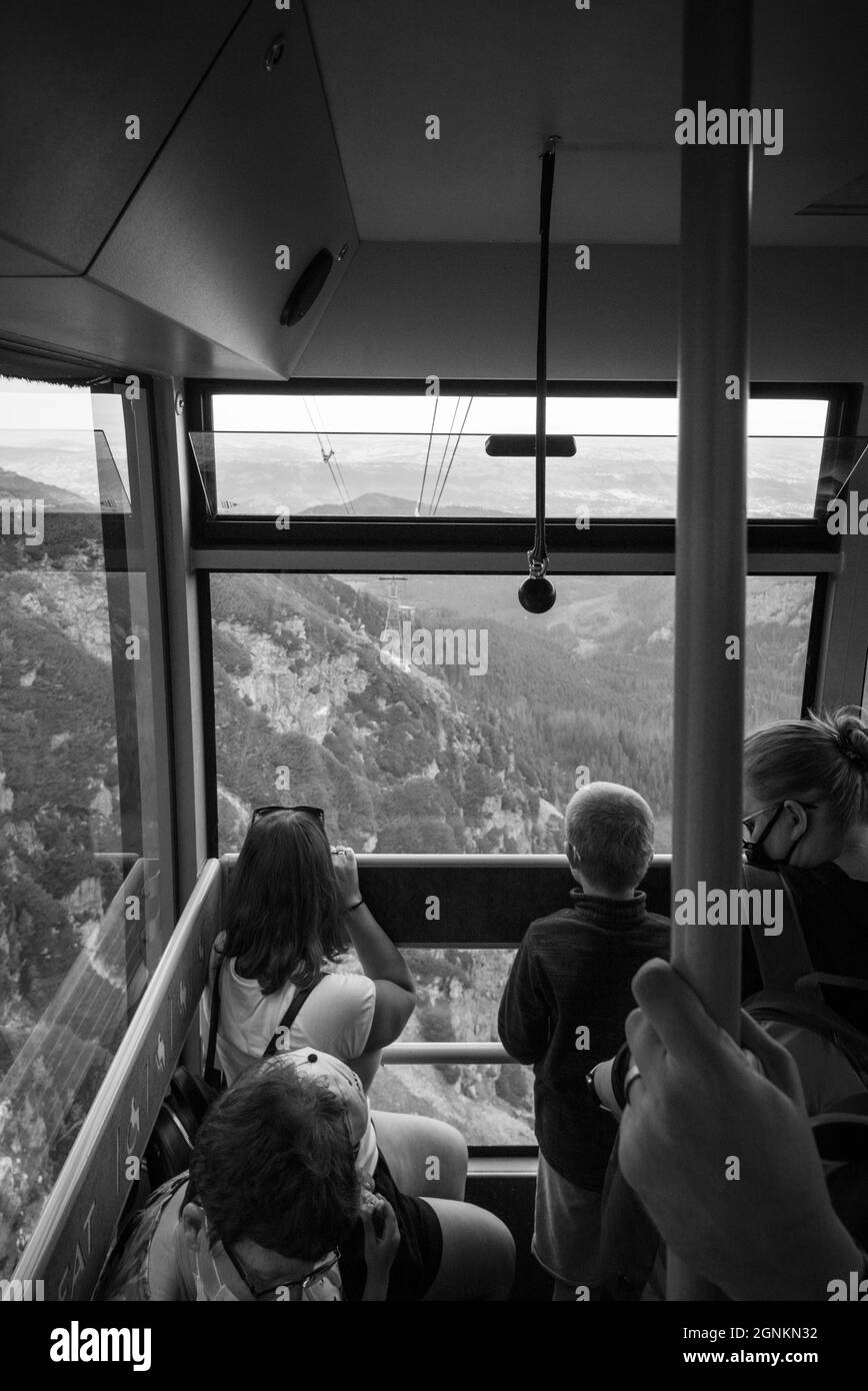 Fahrt mit der Seilbahn auf den Gipfel des Kasprowy Wierch in Polen Stockfoto