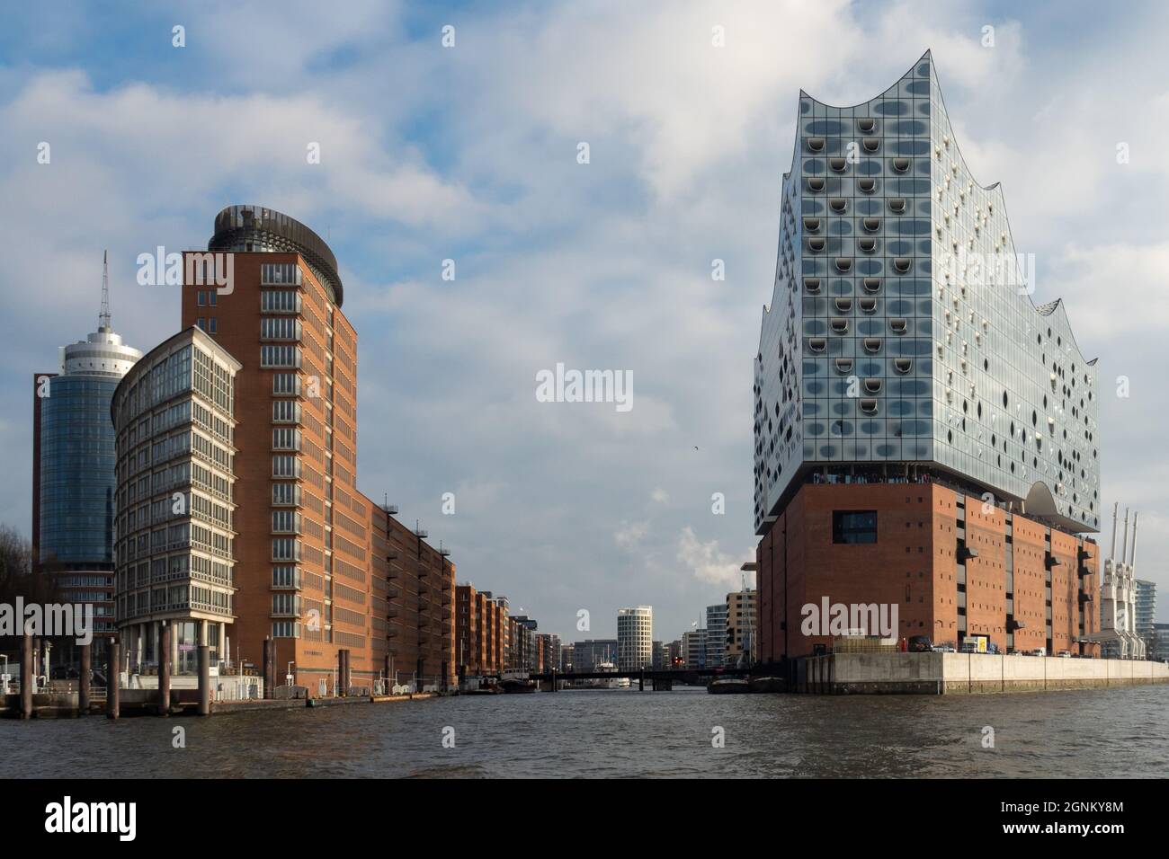Hamburg, Deutschland - 29. Dezember 2018: Uferpromenade der Elbphilharmonie Stockfoto