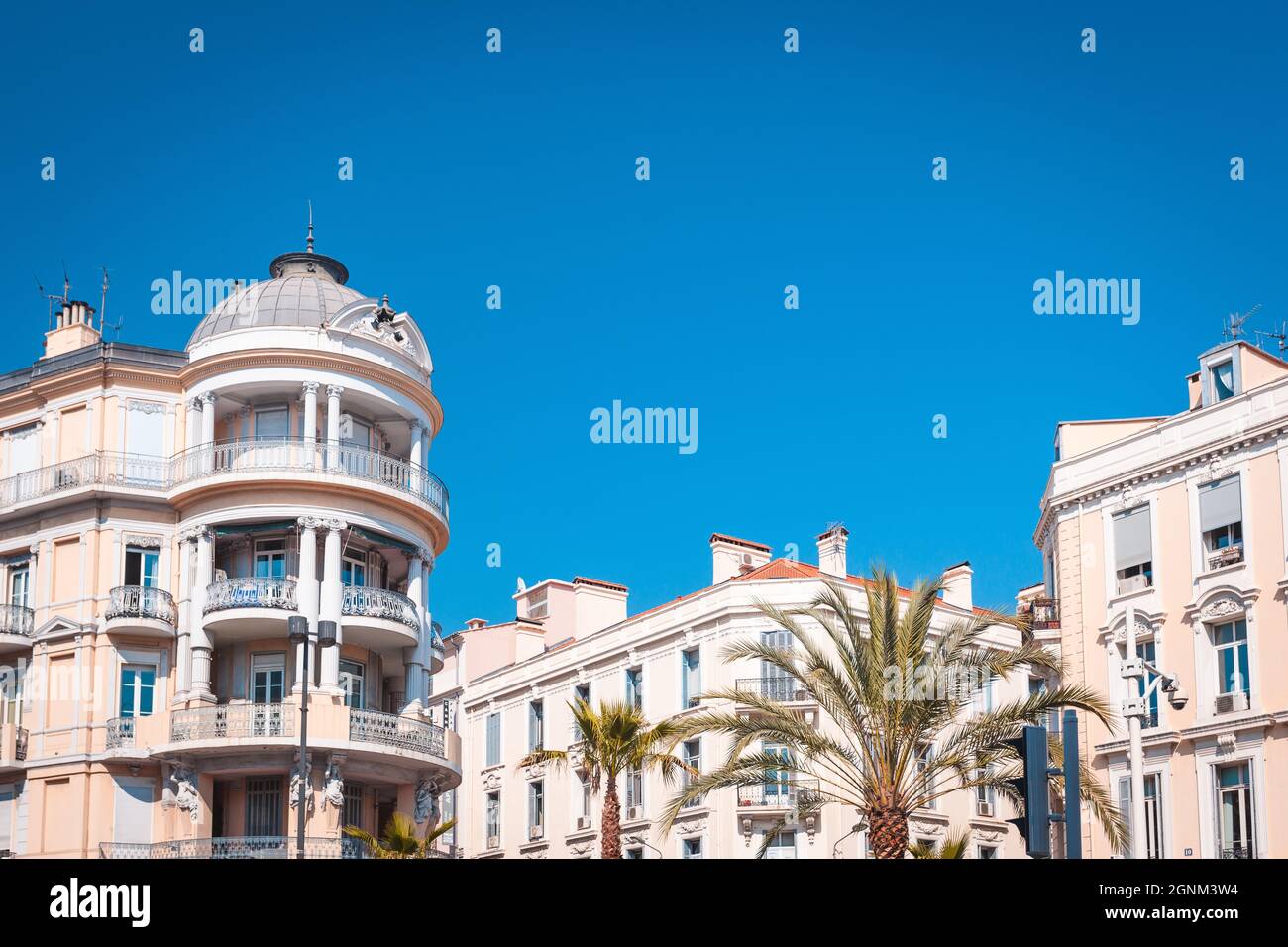 Elegante Architektur im Jugendstil in Cannes am Boulevard Carnot, Provence, Frankreich Stockfoto