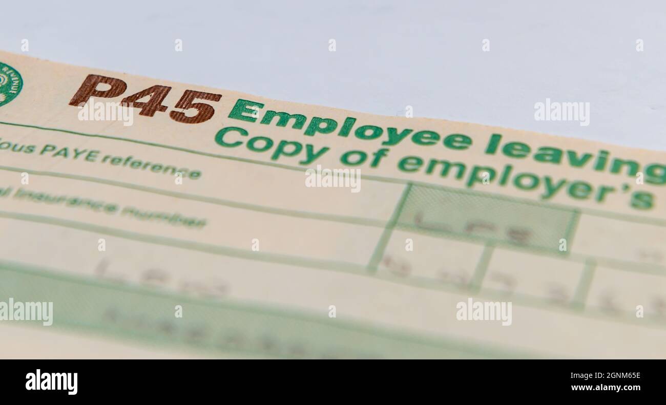 Die britische P45-Dokument Ausgabe an Arbeitnehmer verlassen Beschäftigung. Stockfoto
