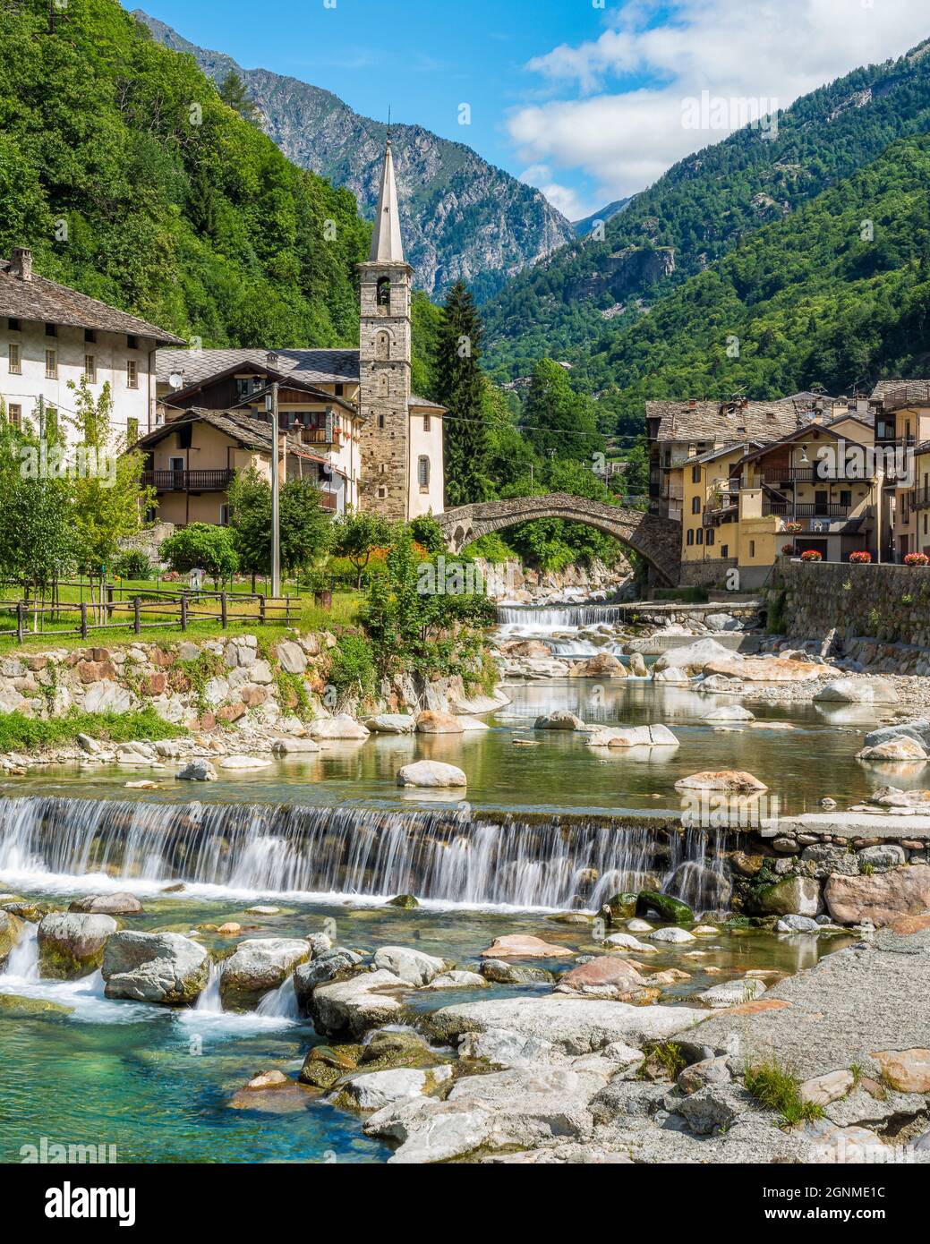 Das schöne Dorf Fontainemore im Lys-Tal. Aostatal, Norditalien. Stockfoto