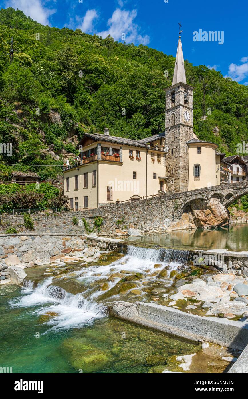 Das schöne Dorf Fontainemore im Lys-Tal. Aostatal, Norditalien. Stockfoto