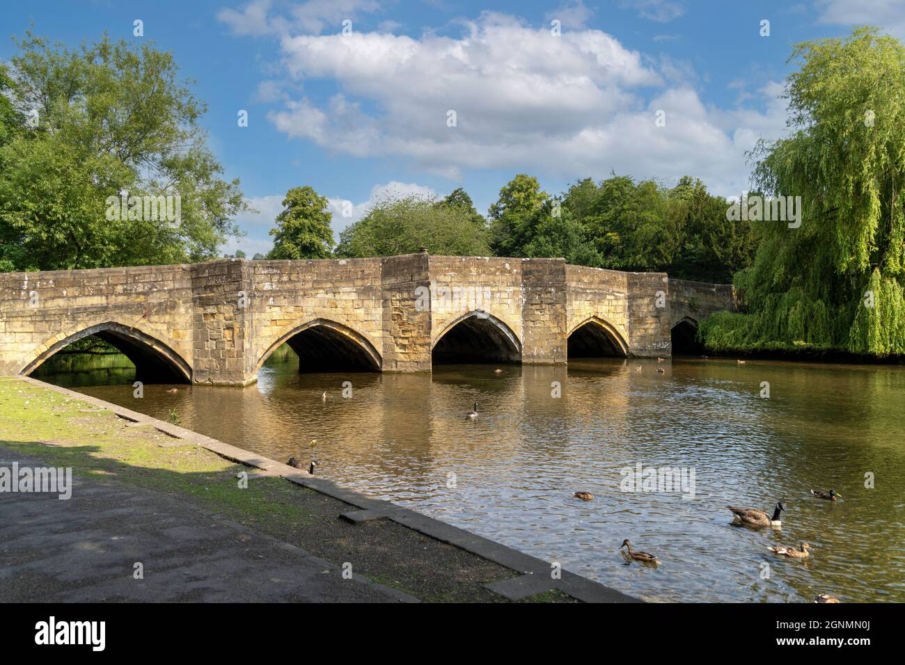 The River Wye in Bakewell, Derbyshire, Großbritannien Stockfoto