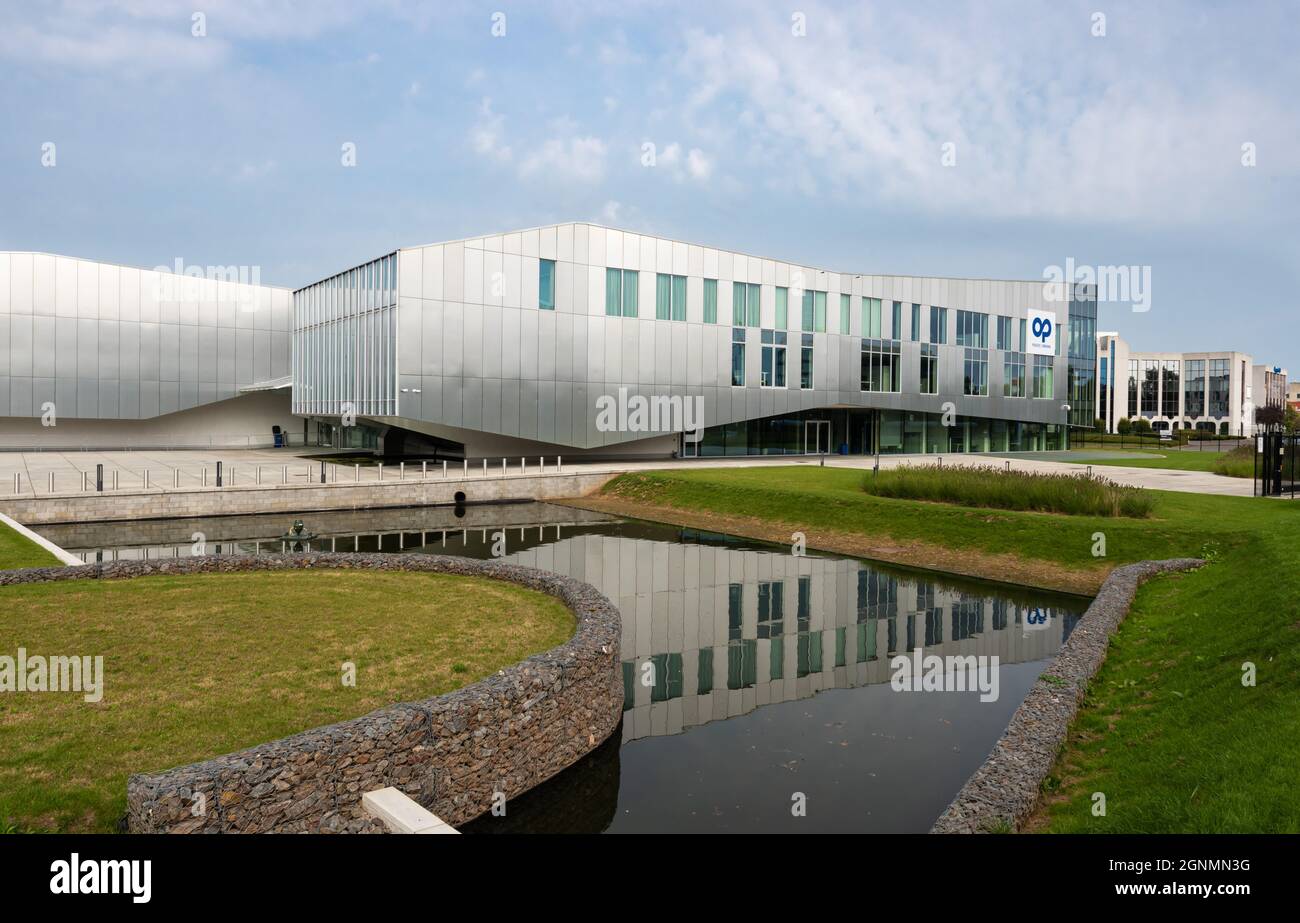 Evere, Brüssel Capital Region, Belgien - 20 09 2021: Der Sitz des Kunststoffkonzerns Omnium Stockfoto