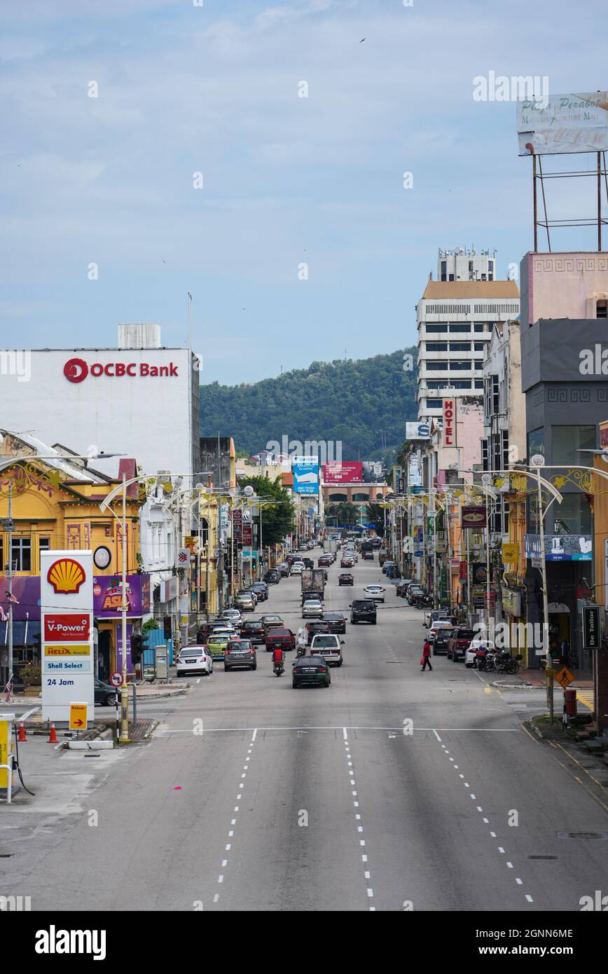 Seremban, Malaysia - 26. September 2021 : belebte Straße in der Stadt Seremban, der Hauptstadt von Negeri Sembilan Stockfoto