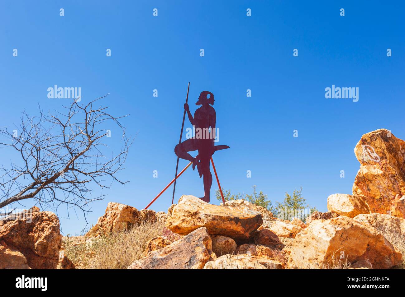 Metallstatue einer Silhouette der Aborigines, Cue, Western Australia, Australien Stockfoto