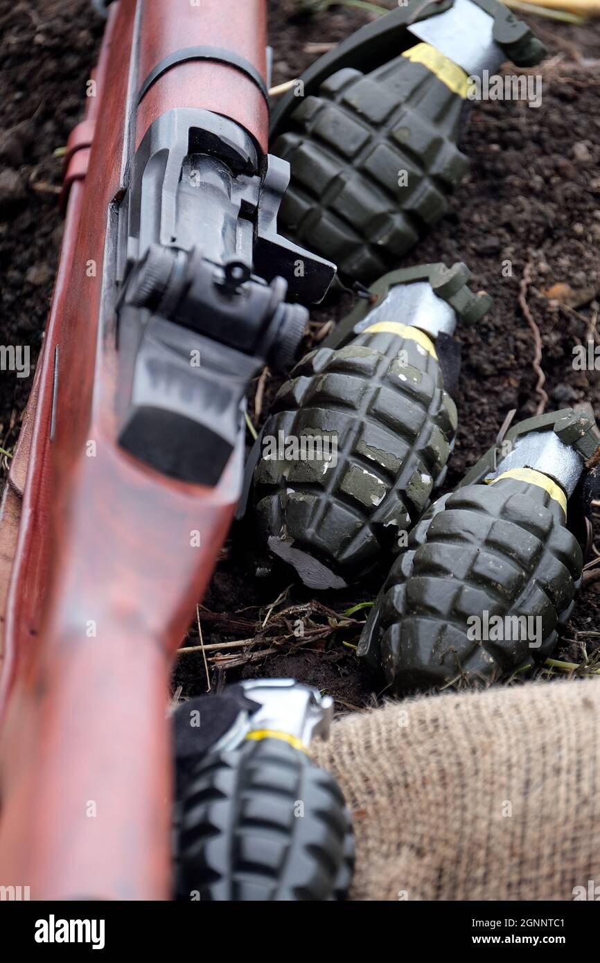 Amerikanische Zweiter Weltkrieg Fragmentierung Handgranaten auf die MÜHLEN Bombe Muster. Stockfoto