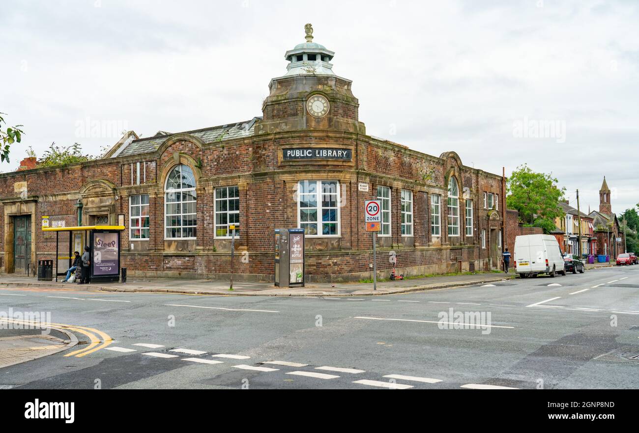 Edge Hill Library (geschlossen), Ecke Beaumont St und Lodge Lane, Liverpool 8. Bild aufgenommen im September 2021. Stockfoto