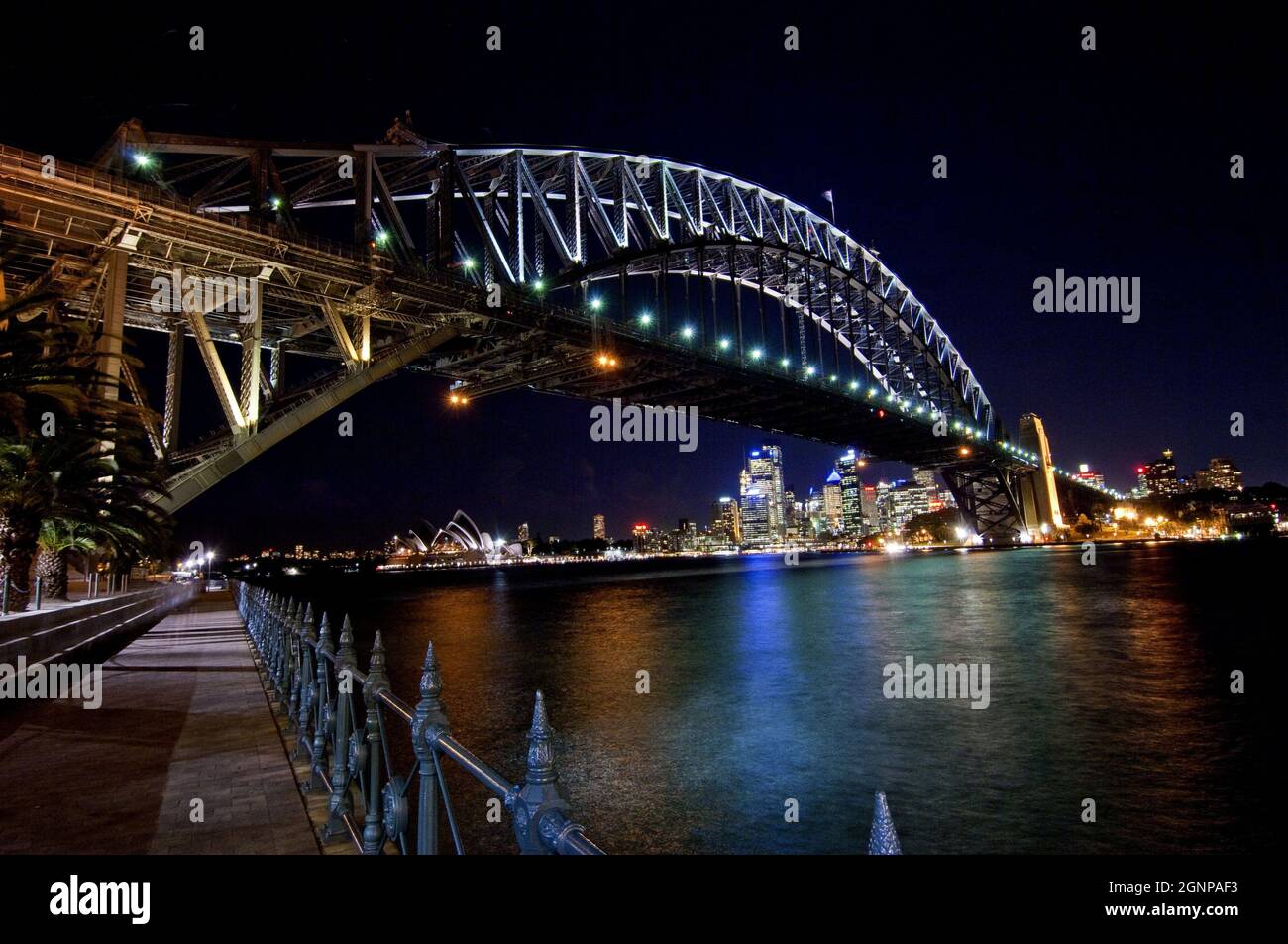 Harbour Bridge mit Skyline von Sydney bei Nacht, Deutschland, Sydney Stockfoto