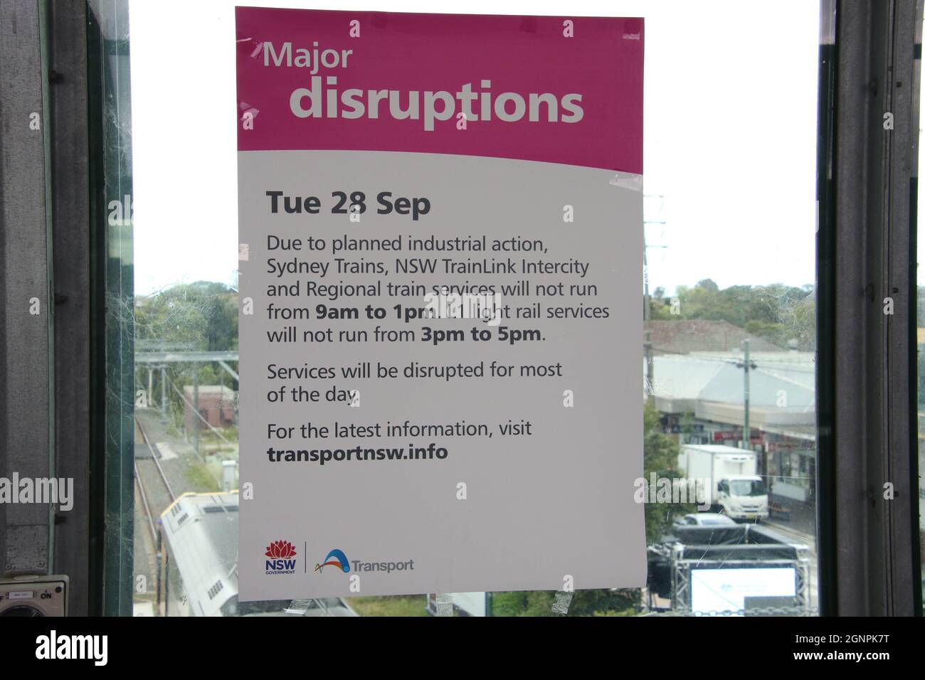 Sydney, Australien. September 2021. Schild an der Flemington Station warnt die Öffentlichkeit vor geplanten Arbeitskampfmaßnahmen, die am Dienstag, den 28. September, die Dienste betreffen werden. Kredit: Richard Milnes/Alamy Live Nachrichten Stockfoto