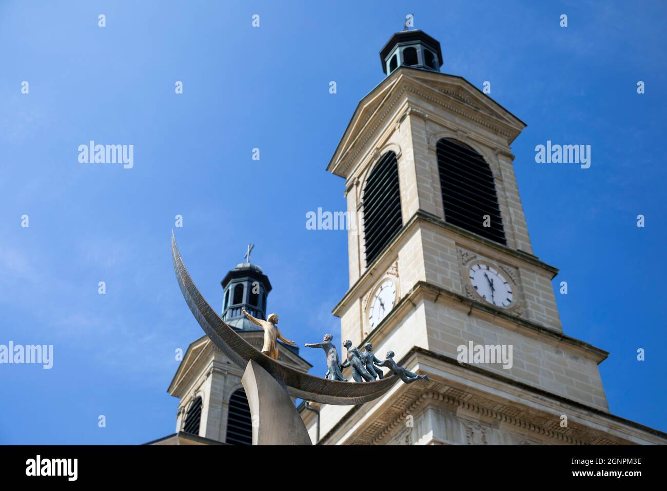 Europa, Luxemburg, Mersch, die Pfarrkirche von Mersch (Église de Mersch) mit der Statue von Jesus, der den Sturm in die Waende nimmt (Detail) Stockfoto