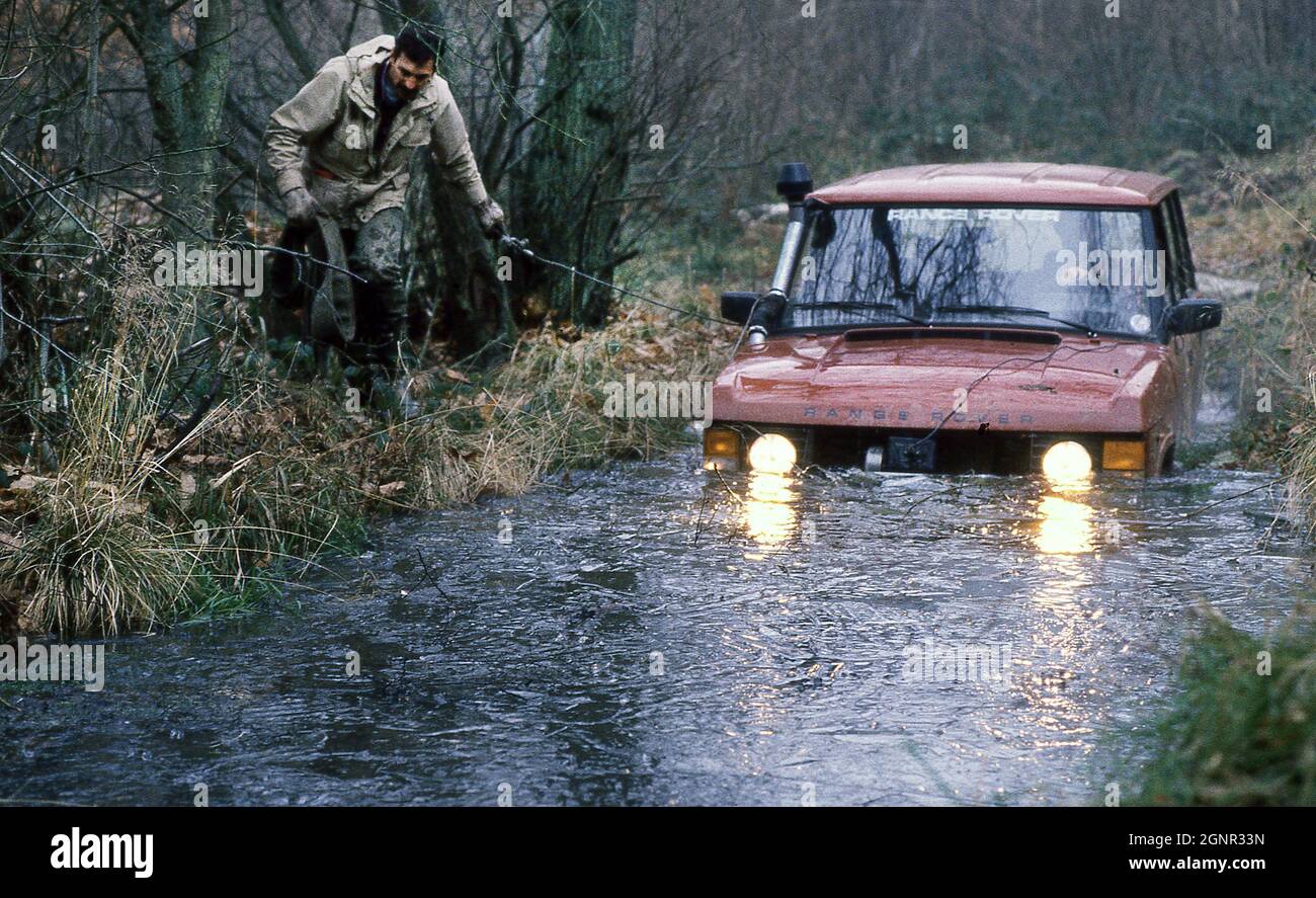 Camel Trophy Training mit Land Rover im Eastnor Castle Ledbury Herefordshire UK 12/1986 Stockfoto