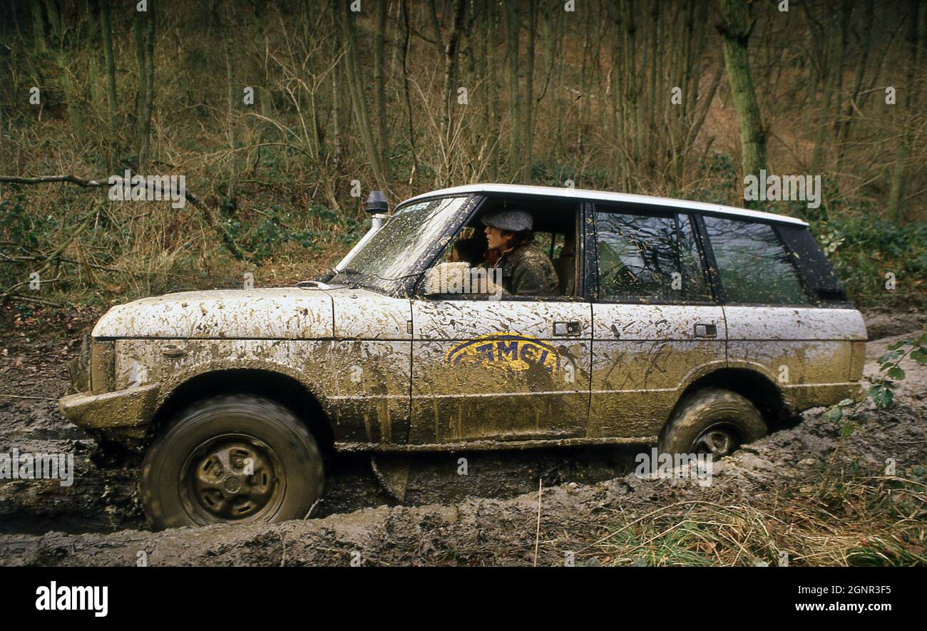Camel Trophy Training mit Land Rover im Eastnor Castle Ledbury Herefordshire UK 12/1986 Stockfoto
