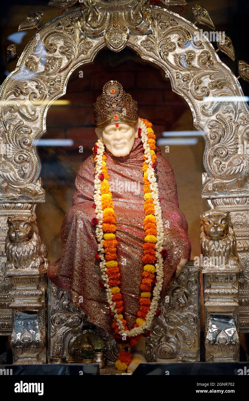 Shiva hindu-Tempel. Statue des indischen spirituellen Meisters Shirdi Sai Baba. Dubai. Vereinigte Arabische Emirate. Stockfoto