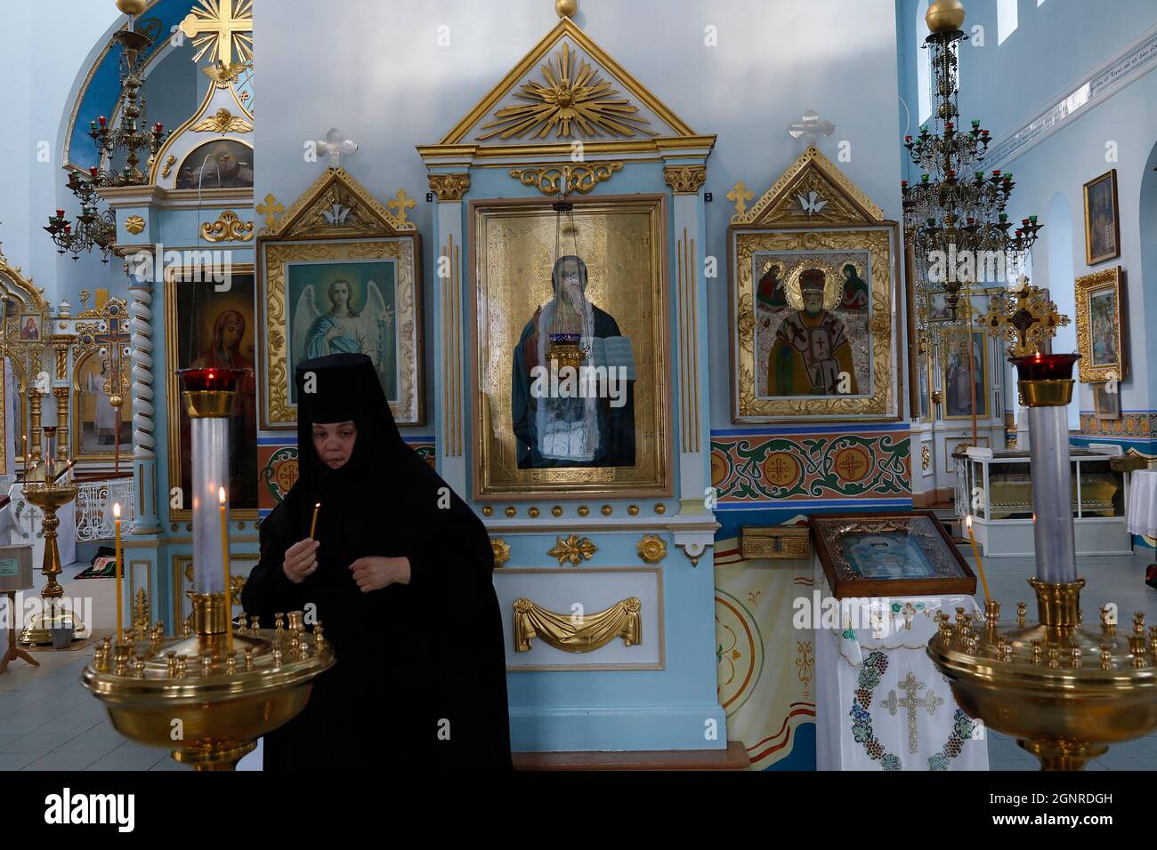 Nonne in Japca orthodoxe Klosterkirche, Moldawien Stockfoto
