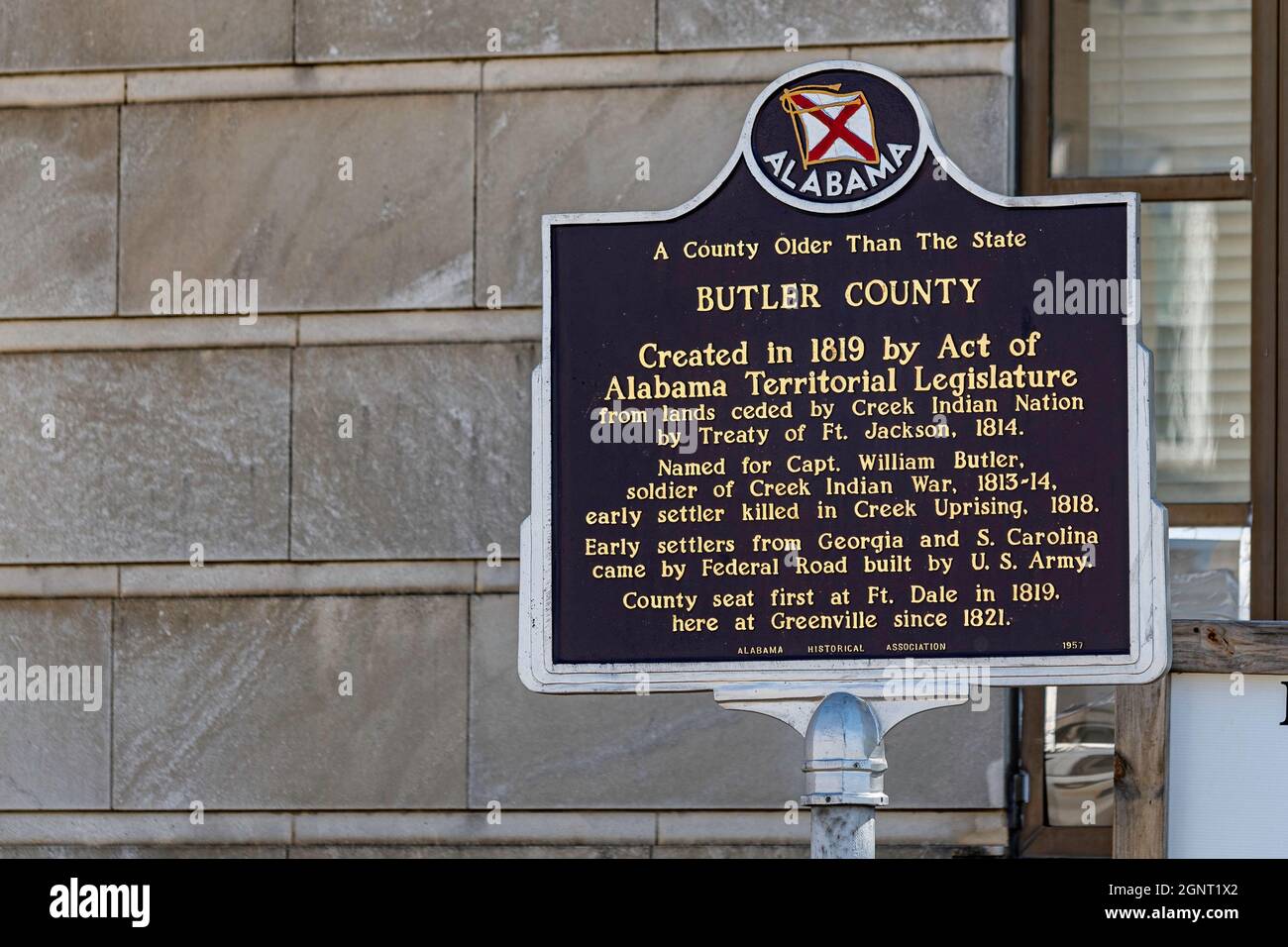 Greenville, Alabama, USA - 24. September 2021: Historische Markierung für Butler County außerhalb des Butler County Courthouse gefunden. Butler County wurde ich gebildet Stockfoto
