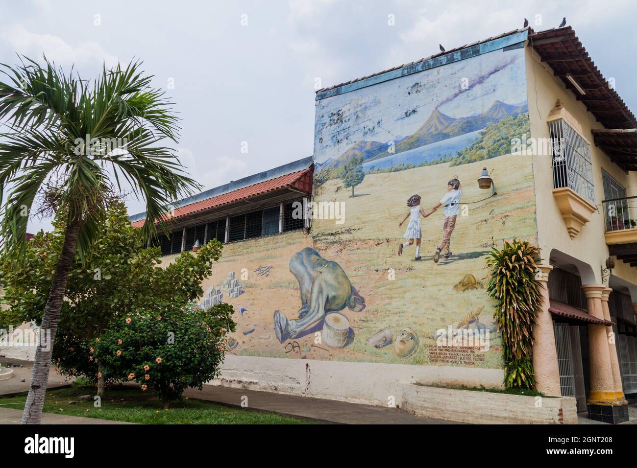 LEON, NICARAGUA - 25. APRIL 2016: Buntes Wandgemälde im Zentrum von Leon, Nicaragua Stockfoto