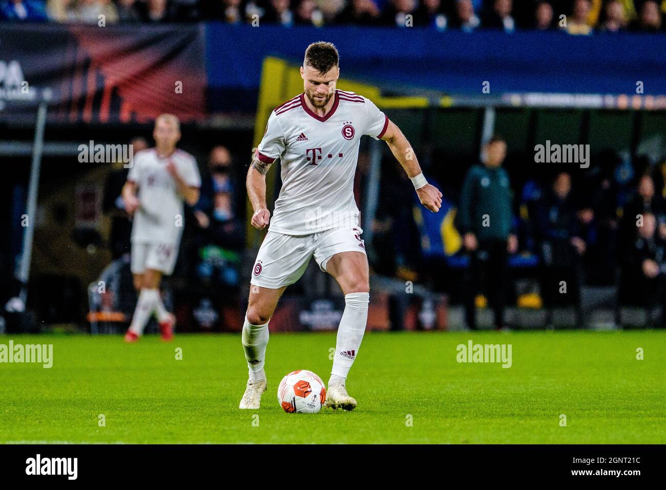 Broendby, Dänemark. September 2021. Ondrej Celustka (3) aus Sparta Prag, gesehen während des UEFA Europa League-Spiels zwischen Broendby IF und Sparta Prag im Broendby Stadion in Broendby. (Foto: Gonzales Photo - Robert Hendel). Stockfoto