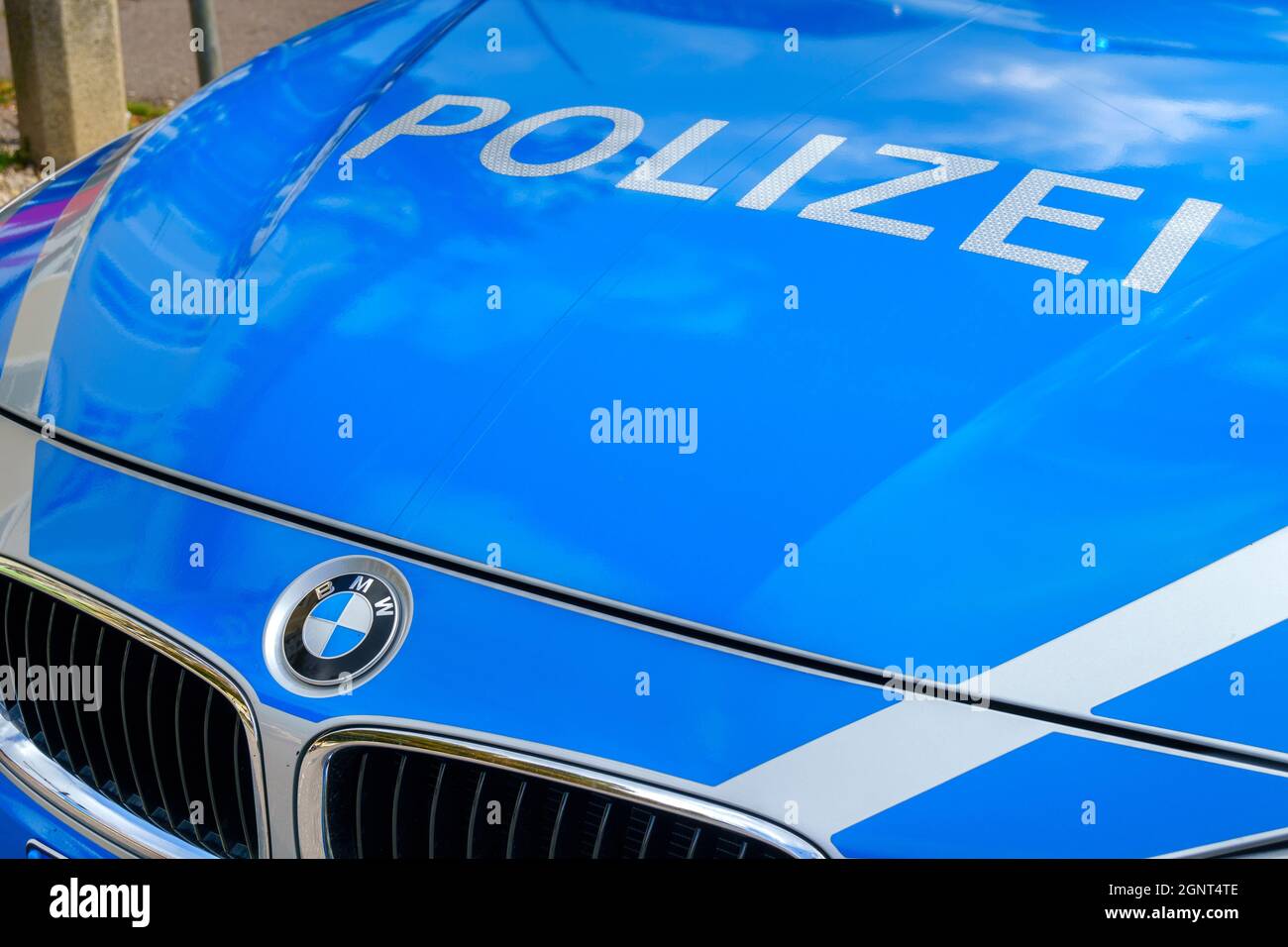 Ein Polizeiauto mit Aufschrift Polizei Stockfoto