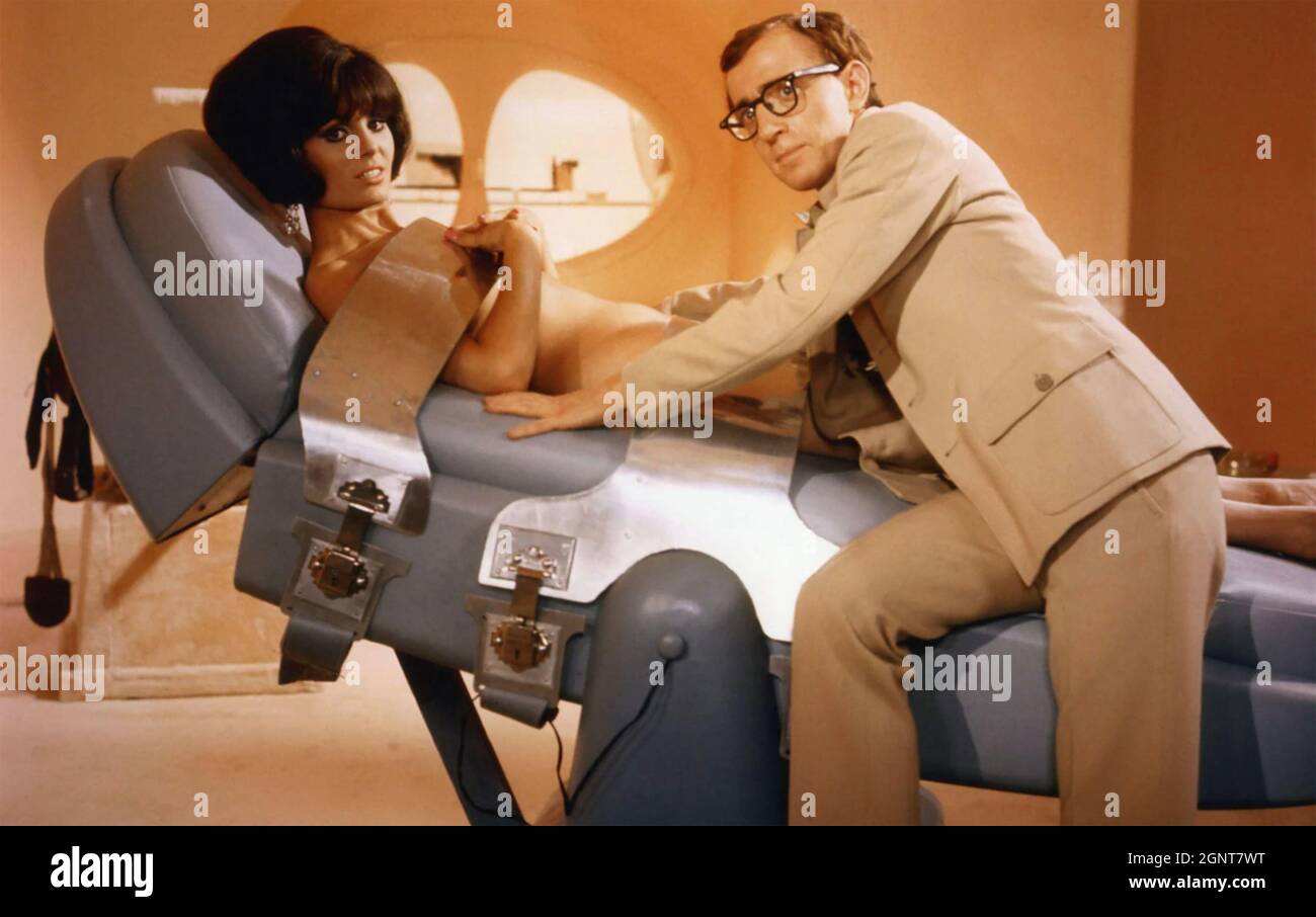 CASINO ROYALE 1967 Columbia Picturs Film mit Woody Allen und Daliah Lavi Stockfoto