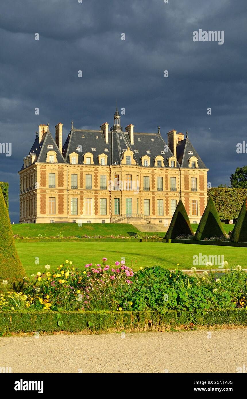Frankreich, Hauts-de-seine (92), Sceaux, le Parc et le château où est installé le musée de l'Île-de-France // Frankreich, Hauts de seine, Sceaux, der Park und Stockfoto