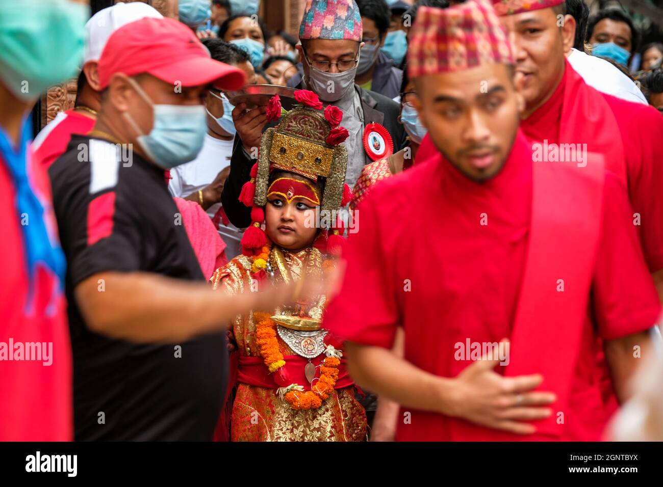 Kathmandu, Nepal - 2021. September: Die lebende Göttin Kumari während des jährlichen Indra-Jatra-Festivals auf dem Durbar-Platz in Kathmandu, Nepal Stockfoto