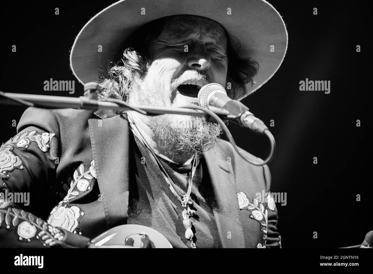 Zucchero spielt gestern Abend in Marostica (Italien) für eine spezielle Akustik-Tour Stockfoto