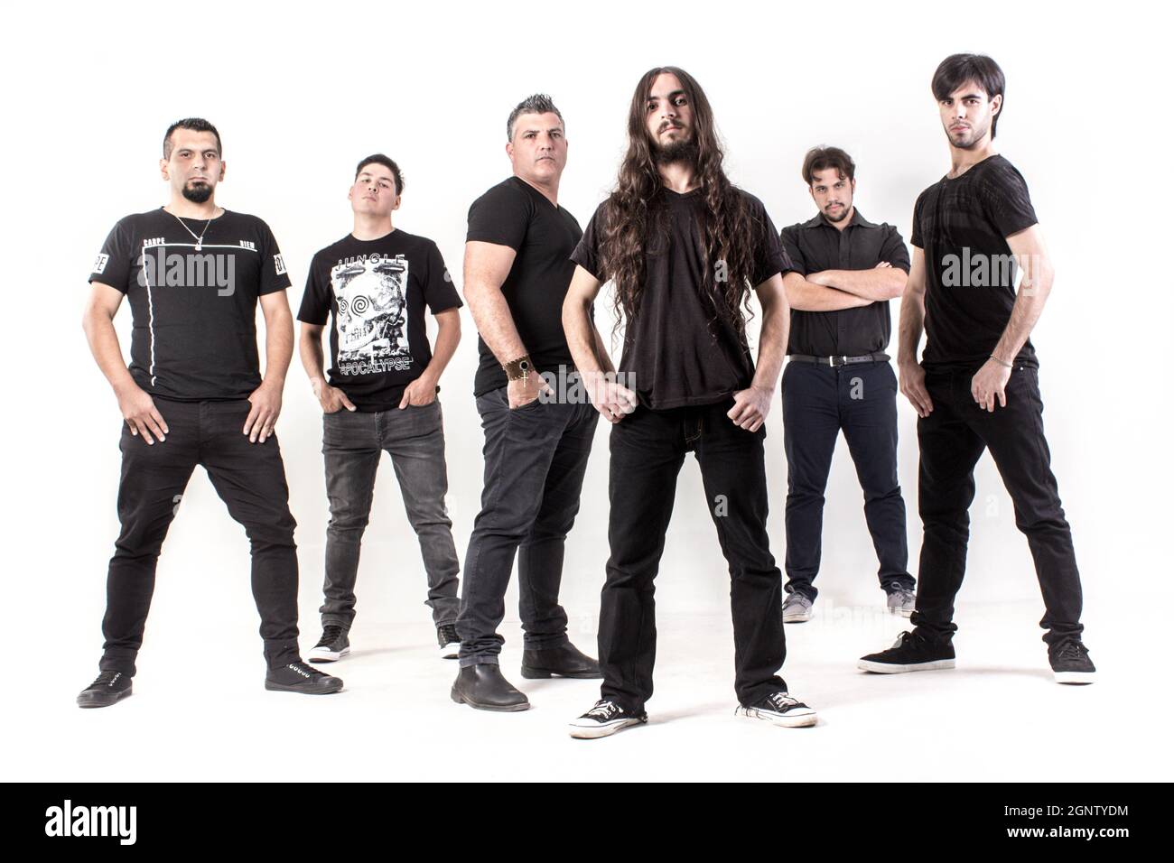 Bandportrait mit weißem Hintergrund im Studio Stockfoto